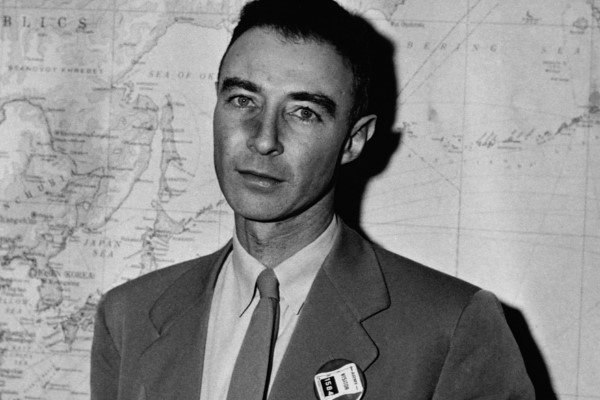 Julius Robert Oppenheimer – người phát minh ra hạt nhân